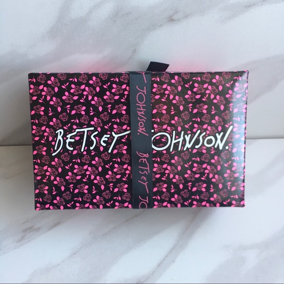 BETSEY JOHNSON 3 Pack Floral Print Gift Pack Socks - Picture 3 of 5